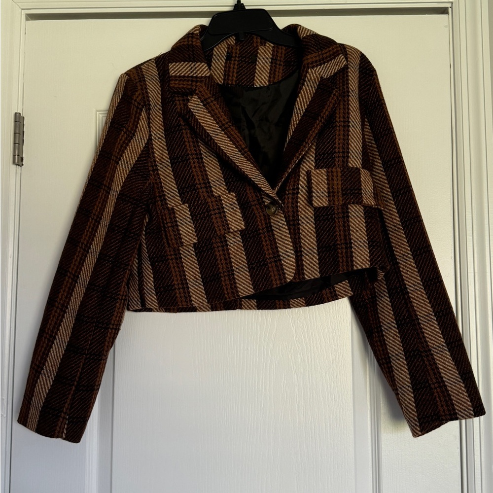 Brown tweed button up crop blazer - Picture 3 of 6